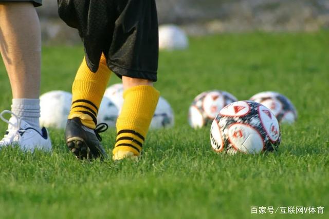 郑钦文世界排名跌至第160位 今晚出战诺丁汉站首轮